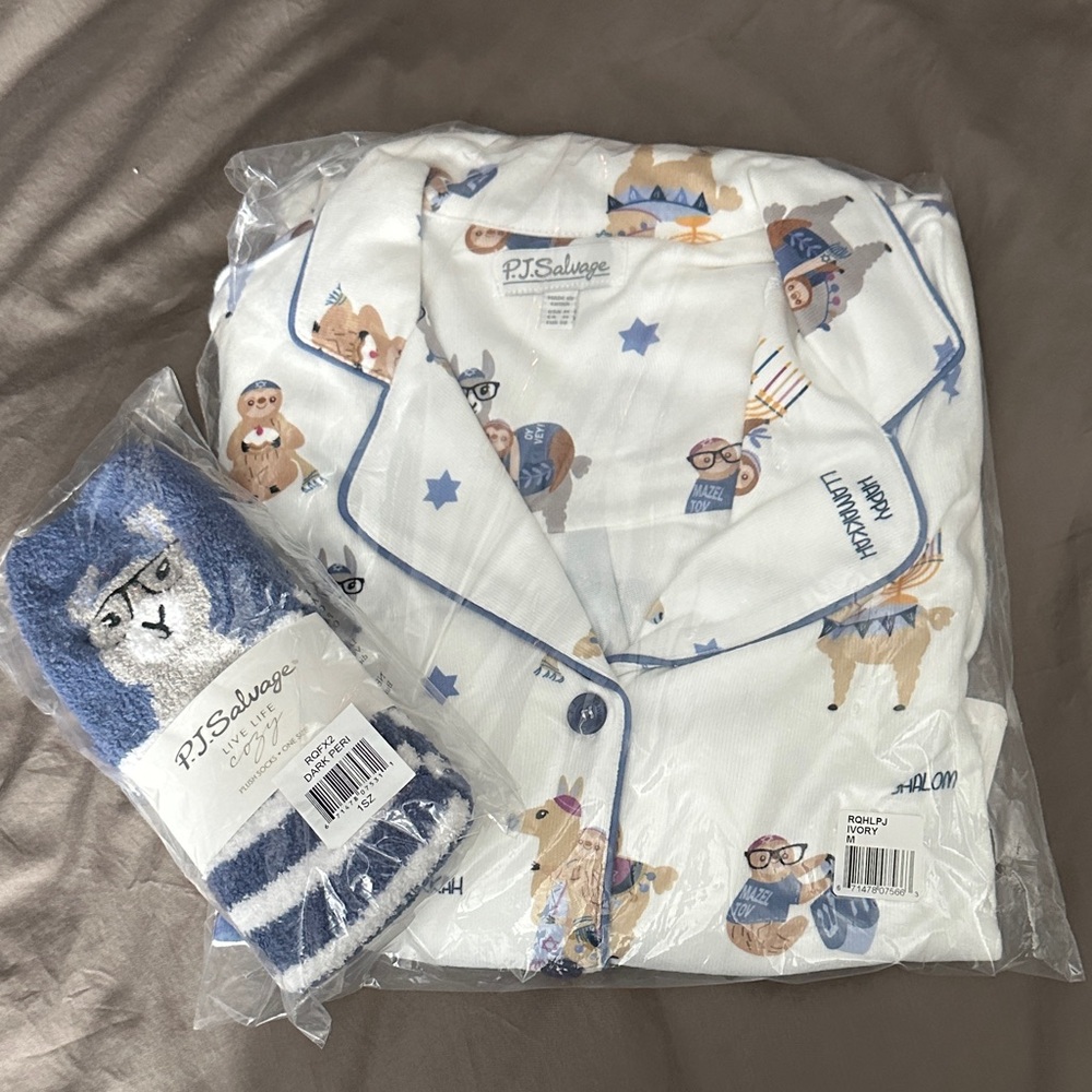 NWT NEW PJ Salvage Women's MED White/Blue Chanukah Pajamas and matching socks